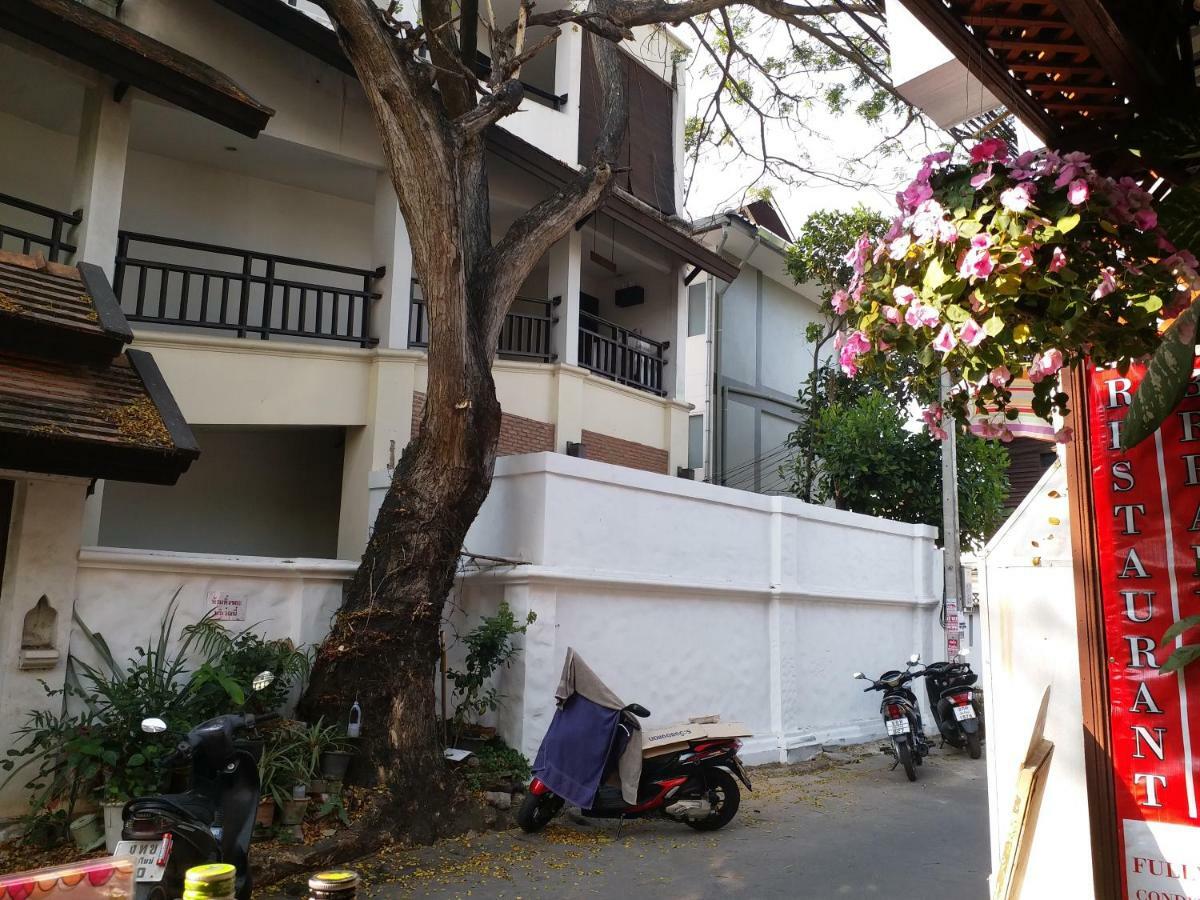 La Maison Verte Hostel Chiang Mai Dış mekan fotoğraf